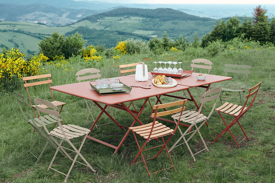 FERMOB - Table Caractère - 128x90cm - Cerise noire