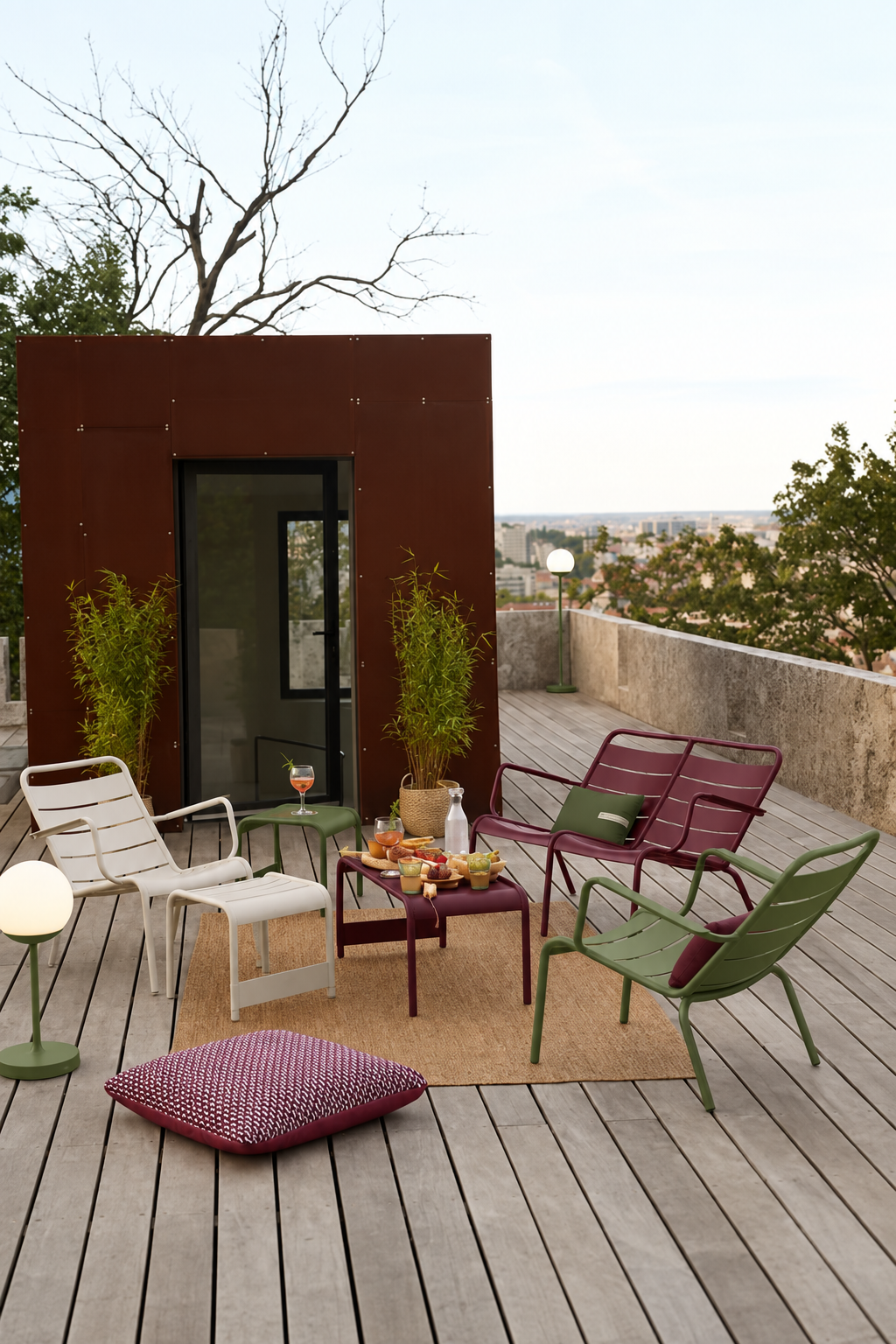 FERMOB - Fauteuil Bas LUXEMBOURG Pesto
