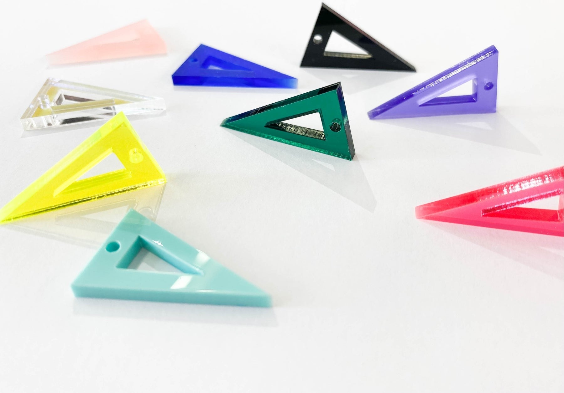 TELLMEE - TIKA ISOCEL