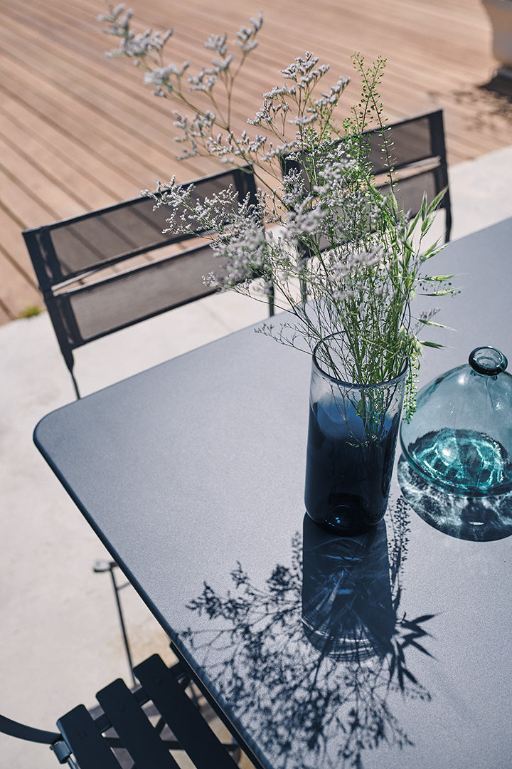 FERMOB - Table Caractère - 128x90cm - Cerise noire